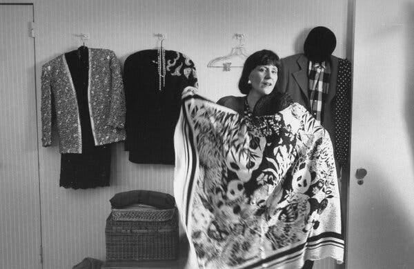 Elsa Klensch, the host of CNNs &ldquo;Style With Elsa Klensch,&rdquo; in her Manhattan apartment in 1988. &ldquo;Her show had a tremendous impact on popular perceptions of the fashion industry,&rdquo; a fashion museum curator said.