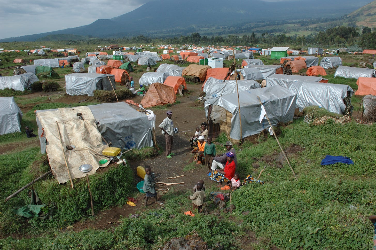File:Refugee camp.jpg - Wikimedia Commons