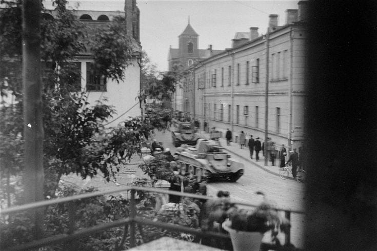 Russian tanks roll through the streets of Kaunas during the Soviet  occupation of Lithuania. - Collections Search