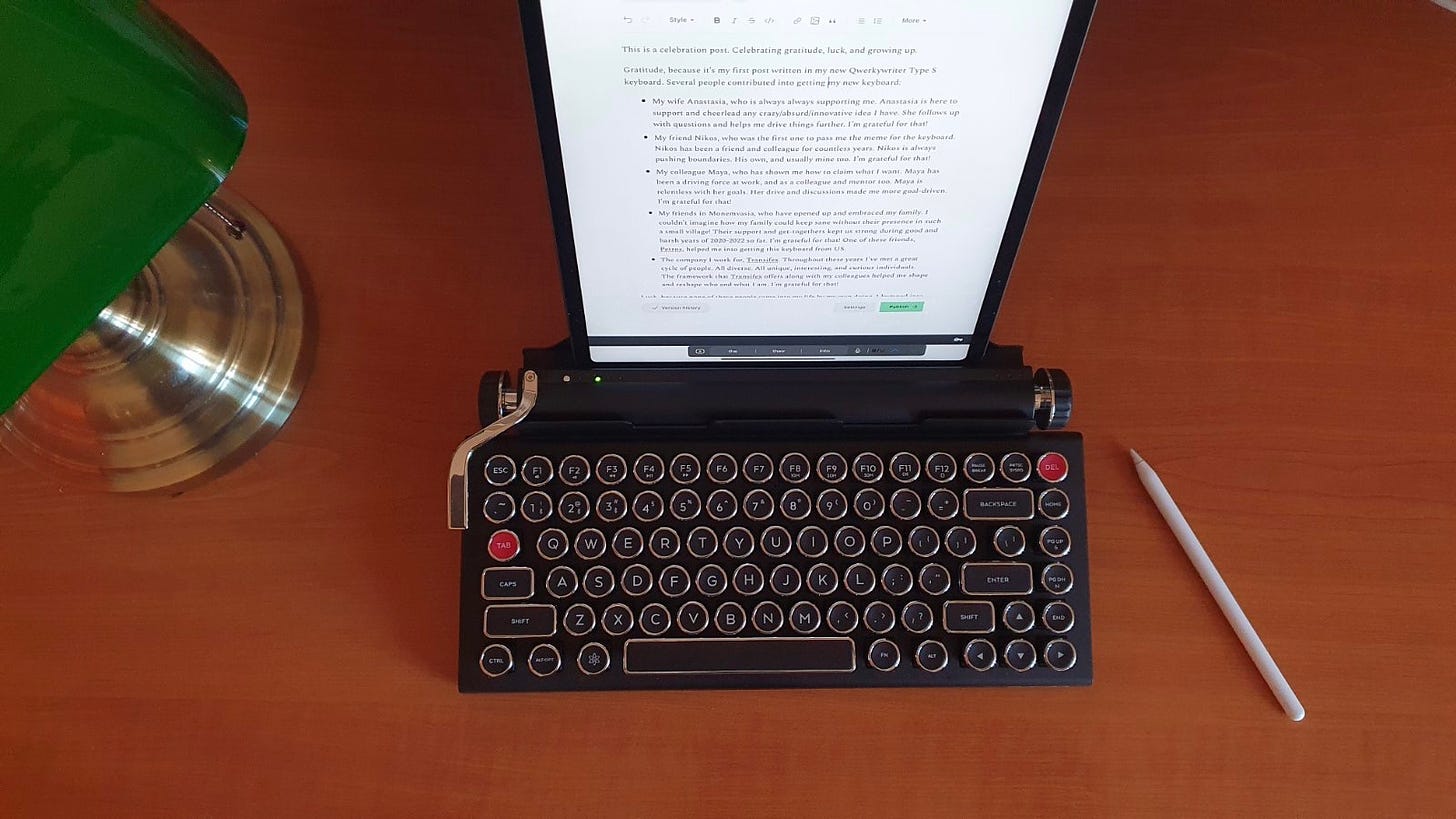 Qwerkywriter keyboard with an iPad showing this article