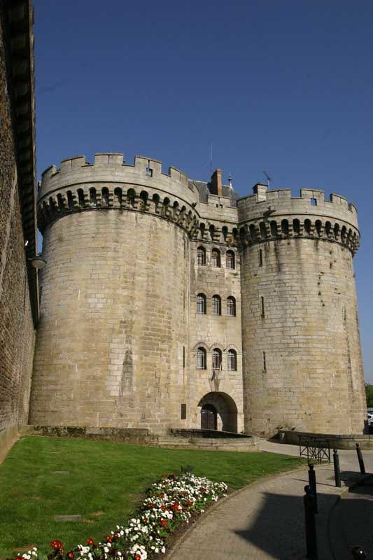 Château des Ducs d'Alençon, Alençon, France - SpottingHistory.com