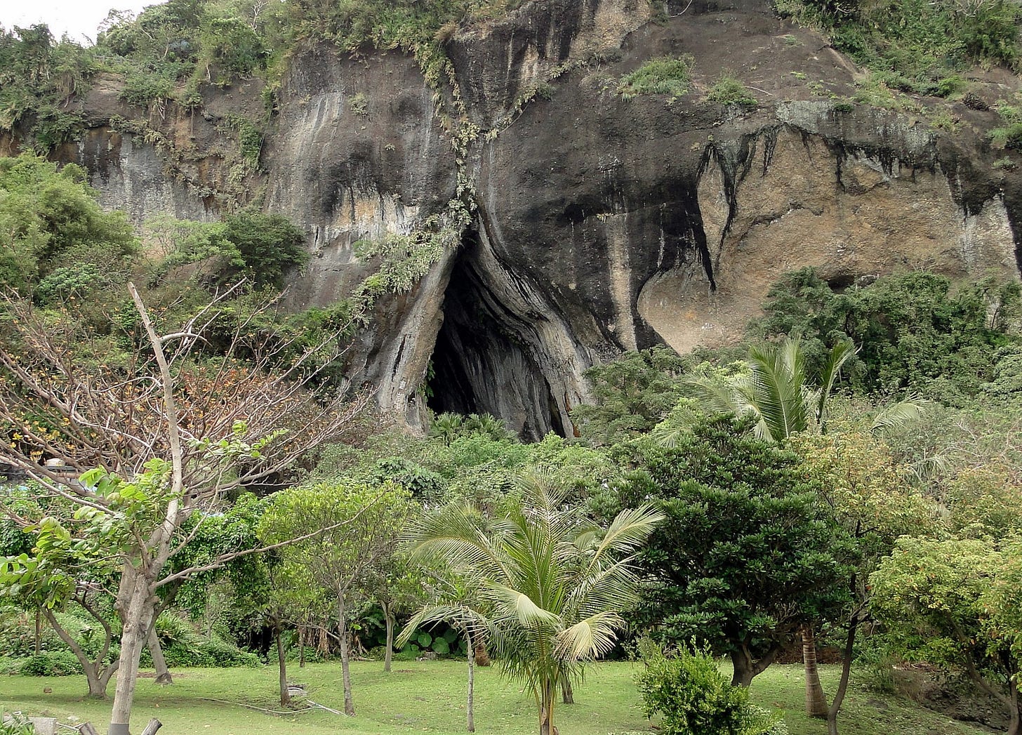 Bashian Caves 01.jpg