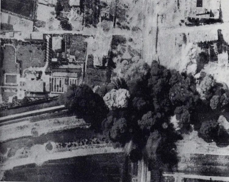 Fábrica Piaggio bombardeada
