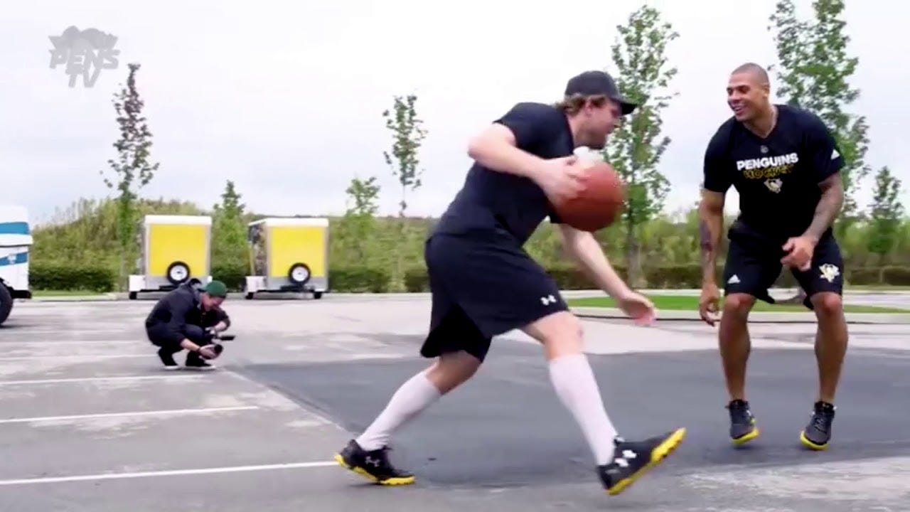 Phil Kessel plays Basketball with Ryan Reaves - YouTube