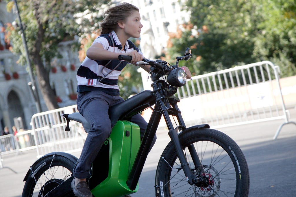 "E-Bike-Test in der Europäischen Mobilitätswoche" by In_Zukunft_Wien is licensed under CC BY-ND 2.0.