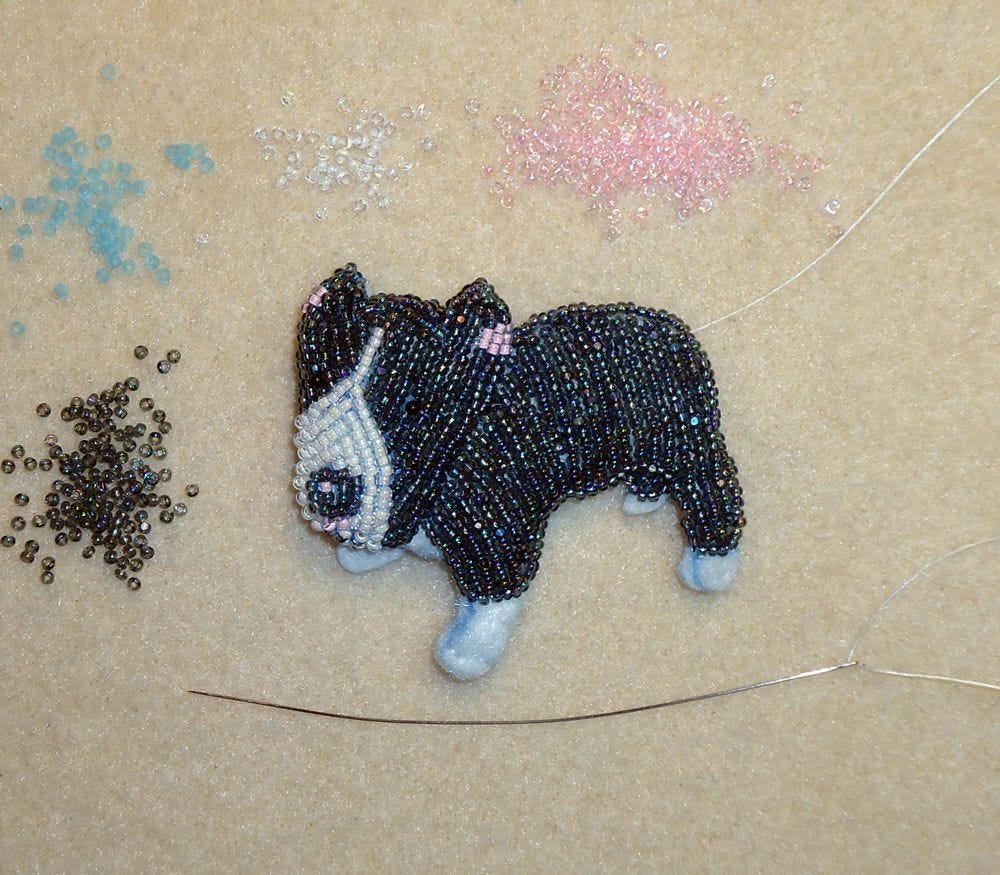 bead embroidery seed beads beadwork gray pit bull dog pin beading 