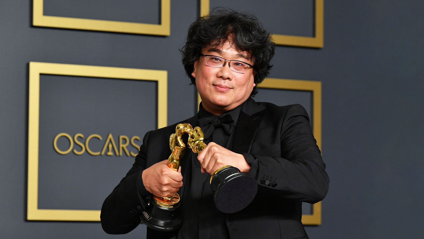 Bong Joon Ho Wins for 'Parasite' and Has the Best Night Out