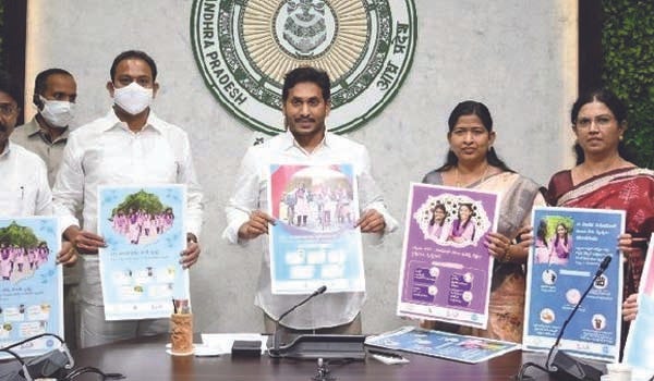 Swechha&#39;: Govt to provide sanitary napkins to 10 lakh girl students