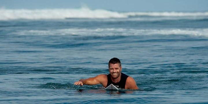 pete-evans-surfing-facebook