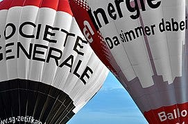 File:2Heißluftballons.jpg