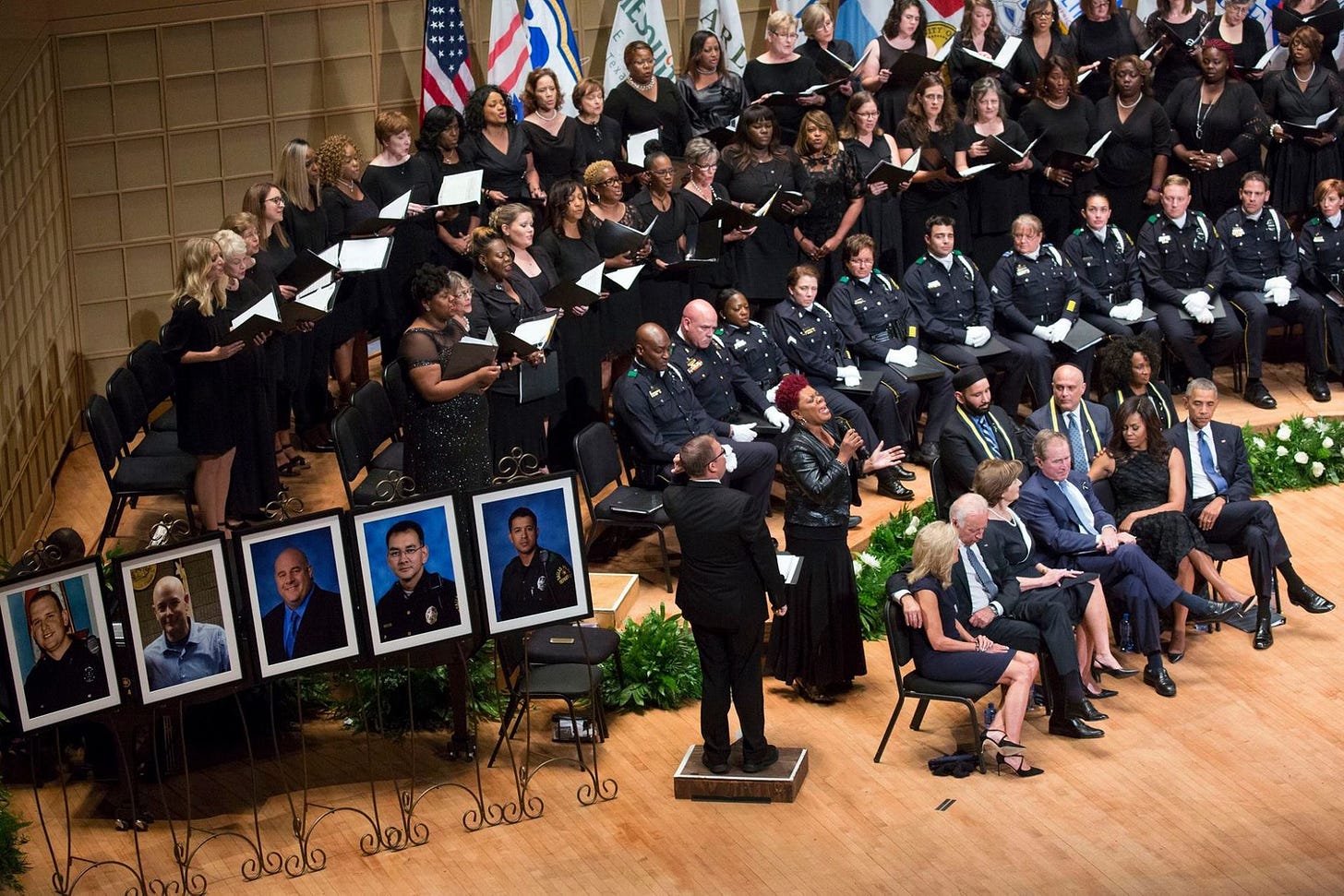 2016 Dallas police shooting memorial service.jpg