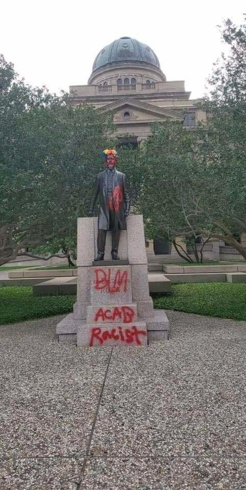 Sul Ross statue vandalized