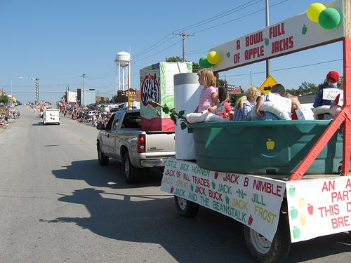 magnificent-mile-parade.jpg