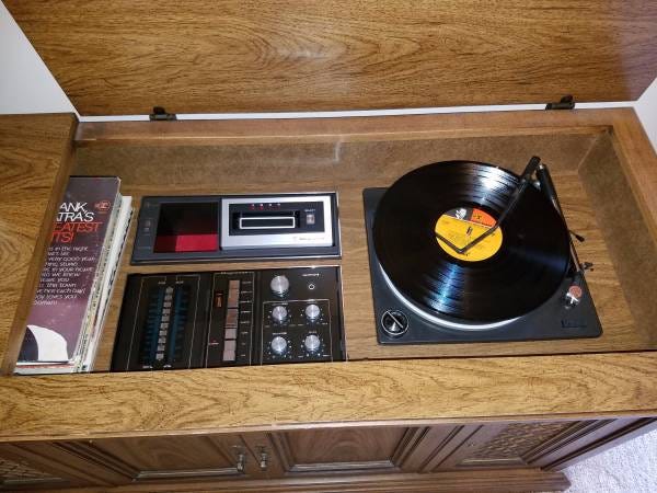 70&#39;s Magnavox Stereo console ..- Vinyl Engine