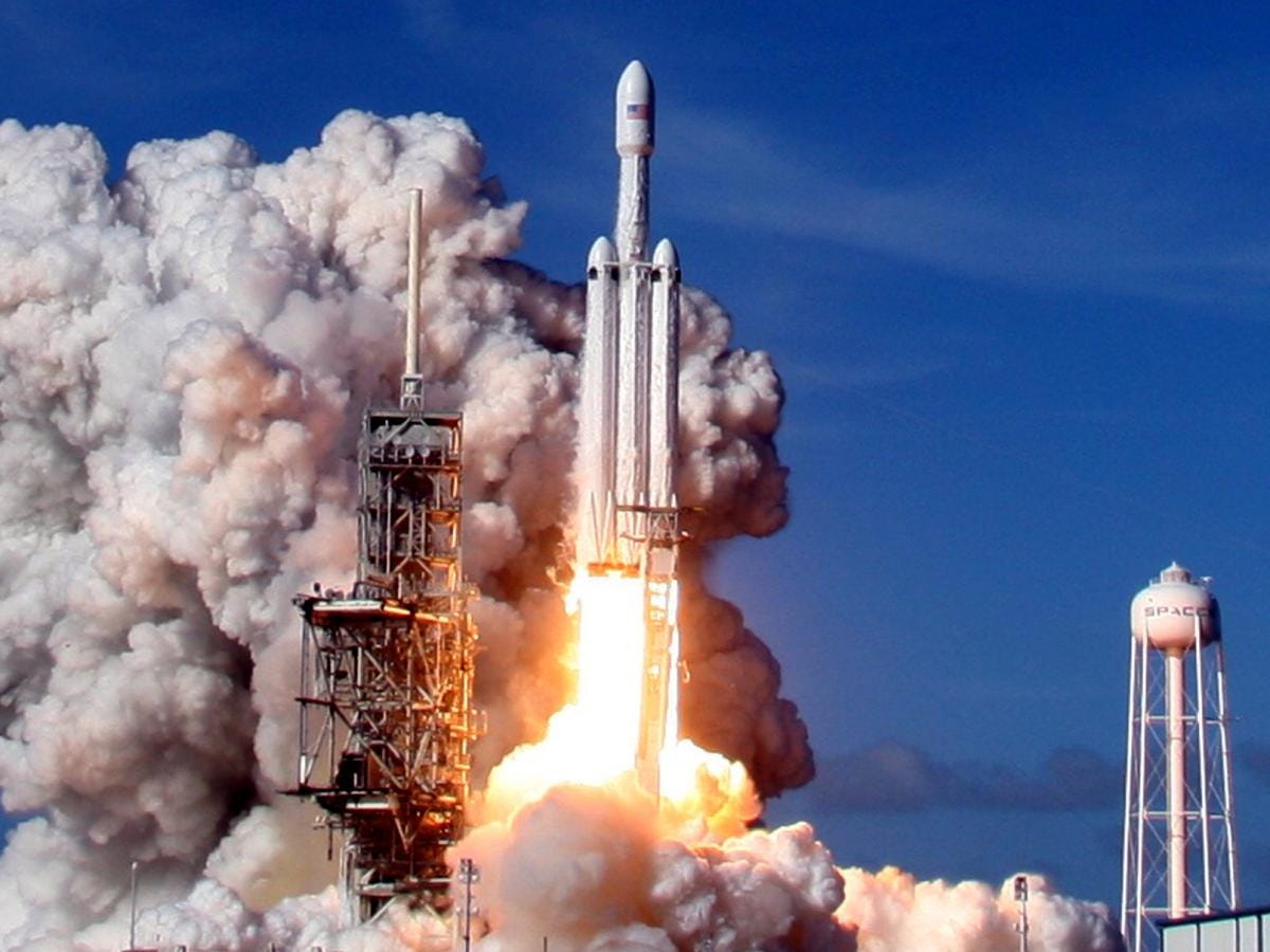 SpaceX is building a market for Falcon Heavy — Quartz