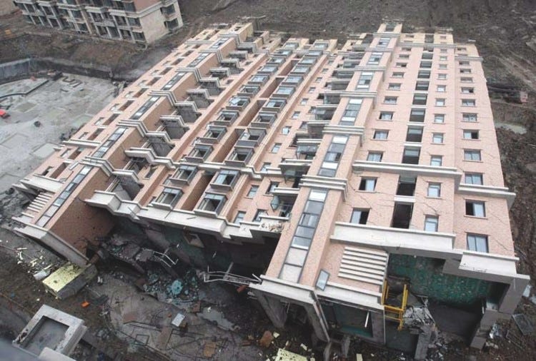Building collapse in Shanghai | ArchDaily