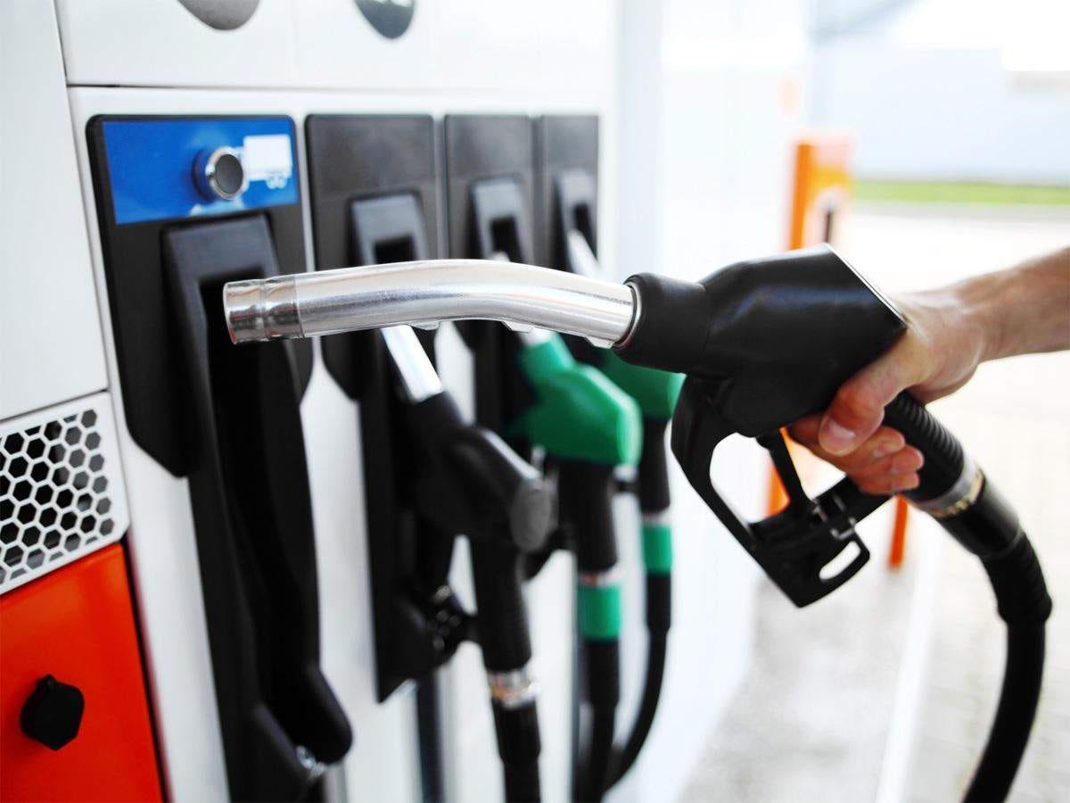 Tamil Nadu petrol price: Tamil Nadu government reduces petrol price by INR  3 per litre, Auto News, ET Auto