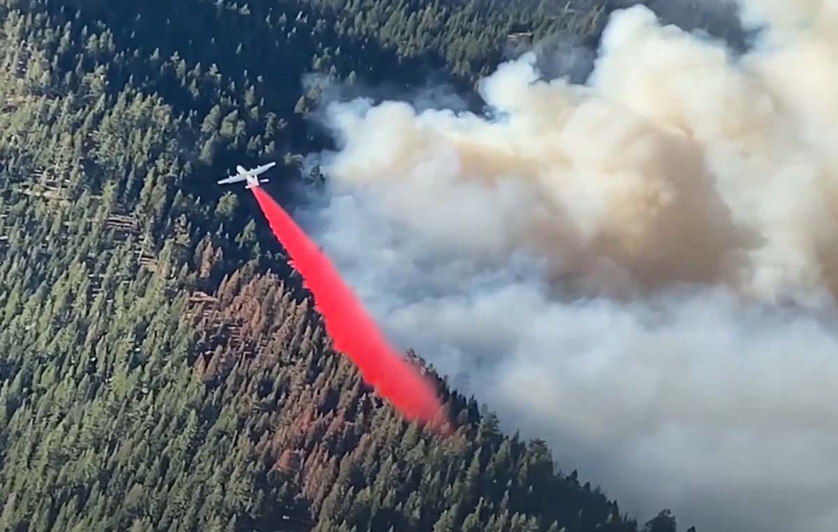 MAFFS cockpit video, Calfornia, August 22, 2020 fire