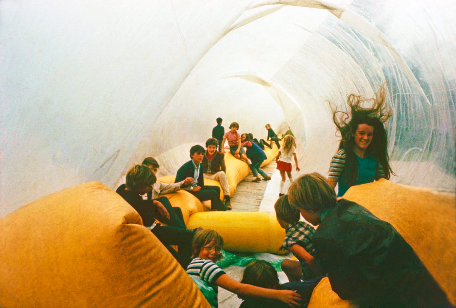The Playful City: From the 1960s Strive for Spontaneity to Todayâs Space of Entertainment