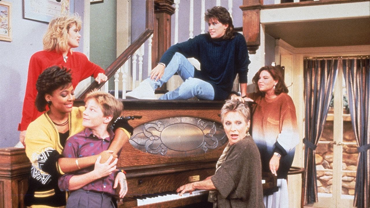 The Facts of Life' cast reunites in Lifetime's holiday special, 'You Light  Up My Christmas'