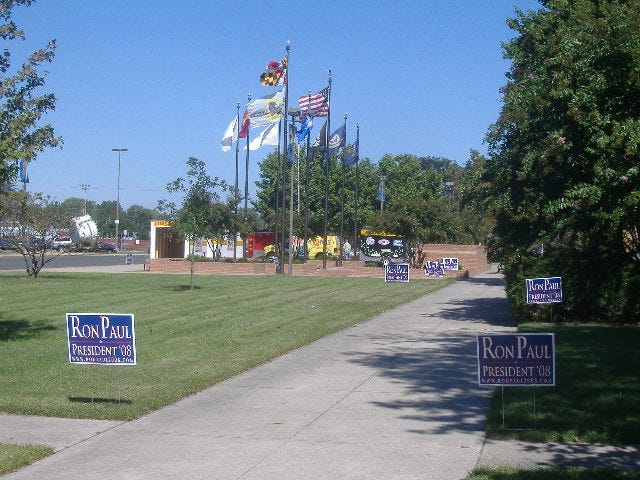 I swear these Ron Paul people read monoblogue to find out where events are and show up 2 hours beforehand to place the signs. The only one they missed recently was the WCRC Straw Poll - but I had items and a speaker representing his campaign there.