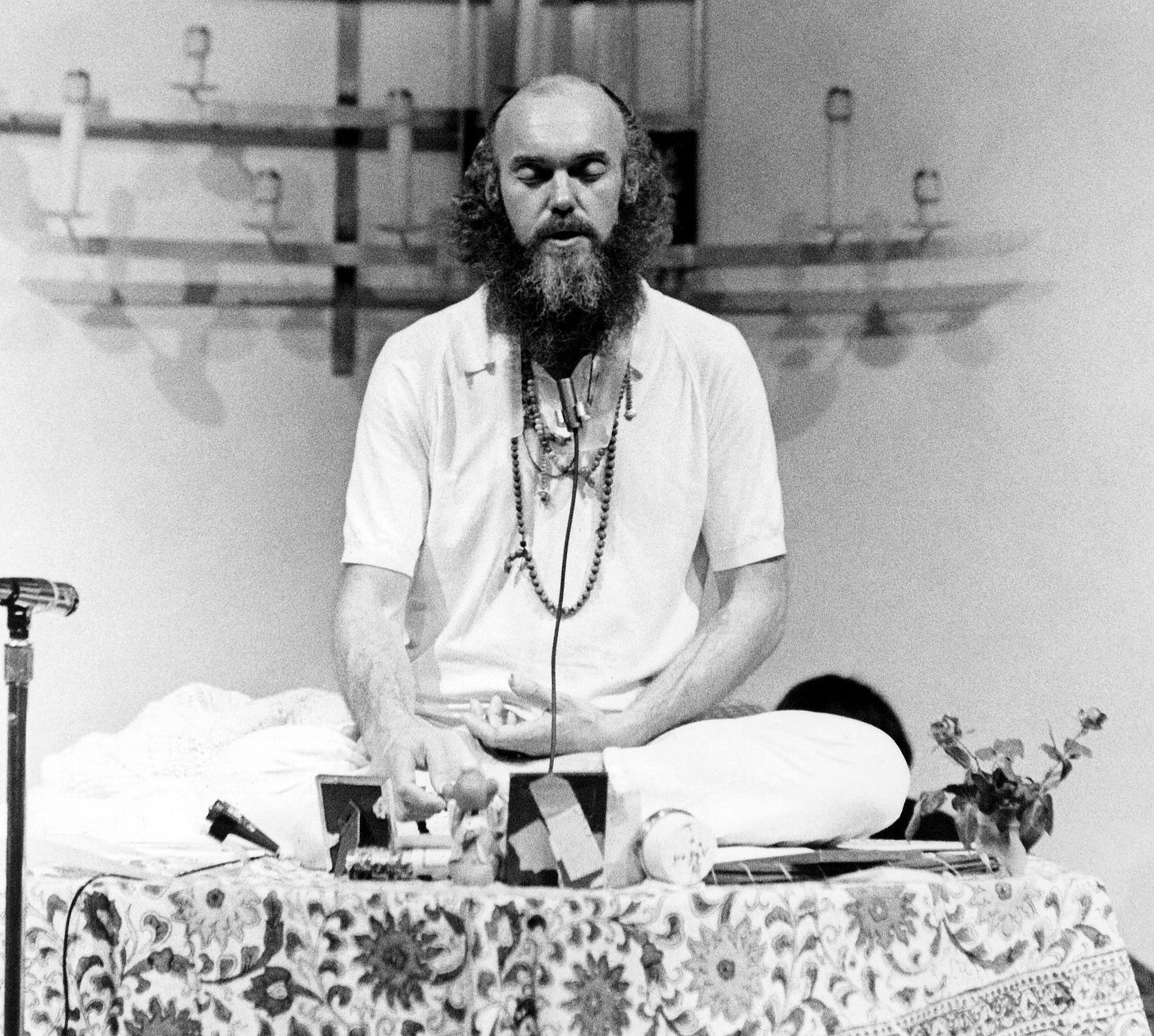 Baba Ram Dass, Proponent of LSD Turned New Age Guru, Dies at 88 - The New  York Times