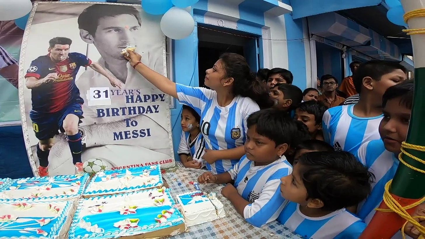Prayers, cakes and more at Messi's birthday party in India - Vidéo  Dailymotion