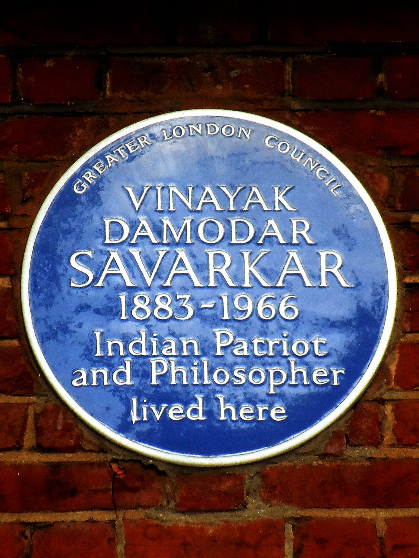 File:VINAYAK DAMODAR SAVARKAR's residence (English Heritage blue plaque).jpg  - Wikimedia Commons