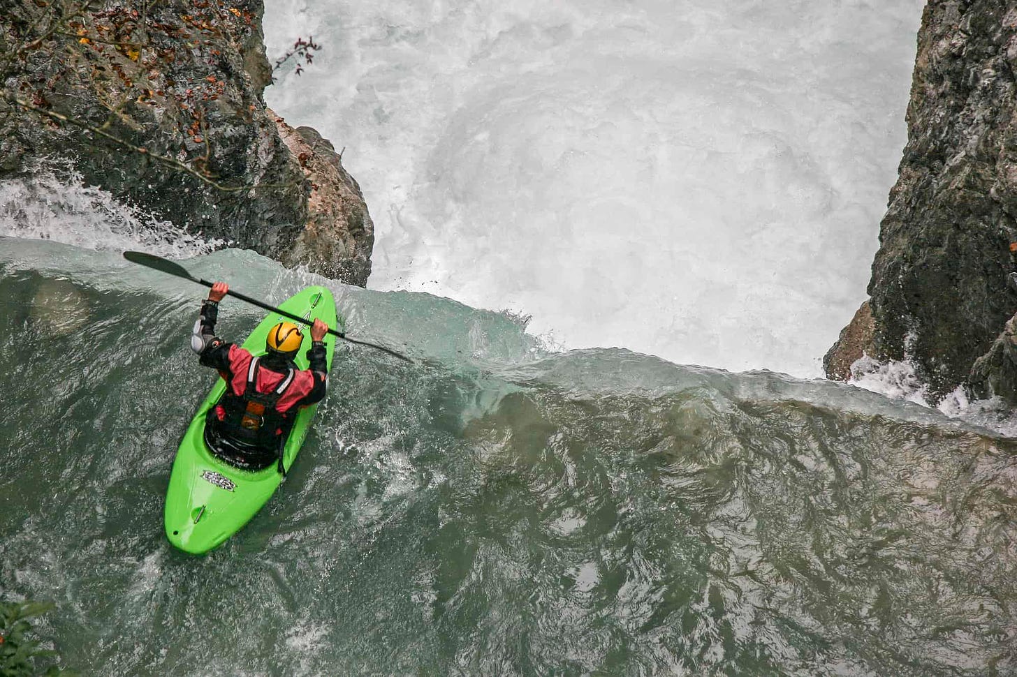 Is Kayaking Dangerous? - A Guide to the Dangers of Kayaking and How to  Avoid Them - Kayak Help