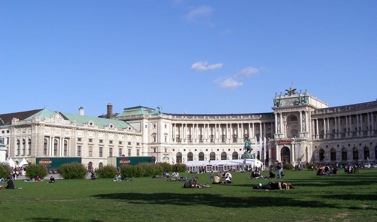 Heldenplatz, Vienna. Credit: Andrzej O/Wikicommons (CC BY-S.A 3.0)