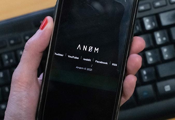 The FBI&#39;s phone for criminals included a custom version of Android |  Engadget
