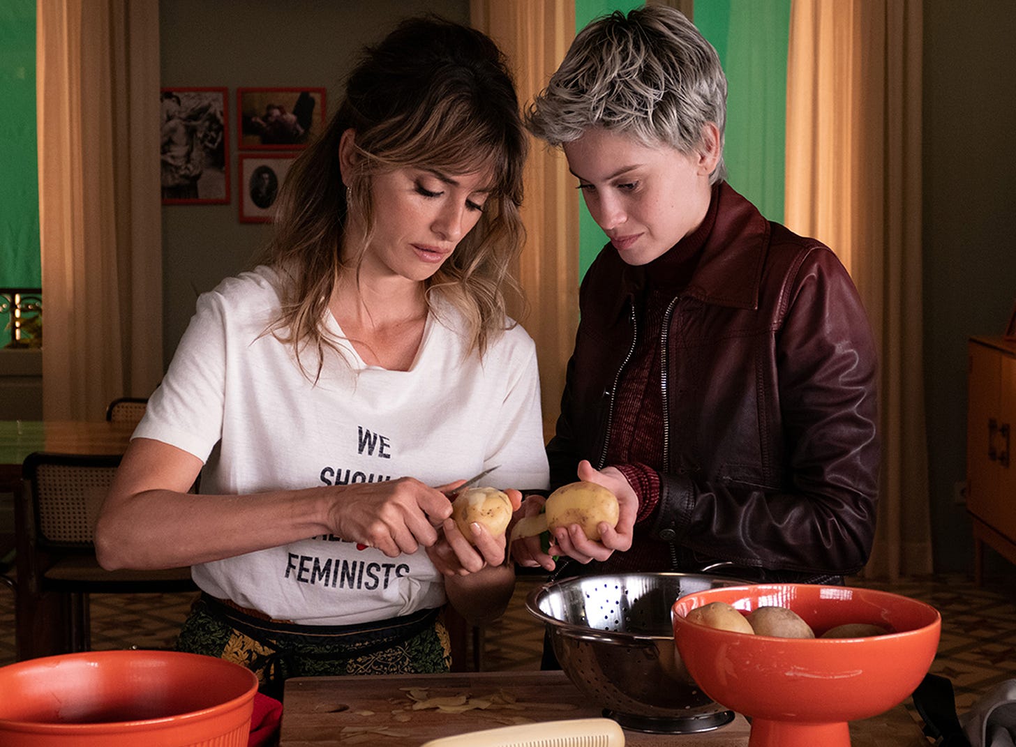 Madres paralelas' de Pedro Almodóvar: 6 genialidades, una debilidad y una  tortilla de patatas