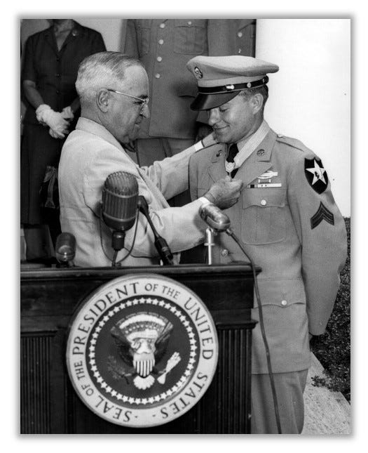 Harry Truman presents Ronald Rosser with the Medal of Honor.