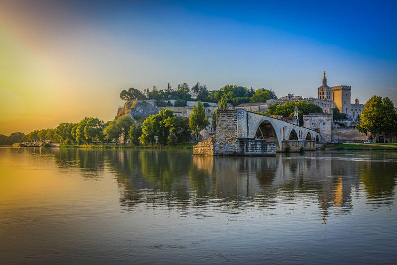 File:Avignon pont Saint-Bénezet août 2013.jpg