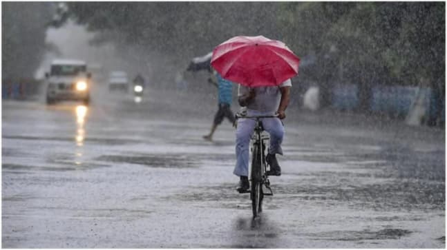 Heat wave conditions relent in North India, monsoon in sight - India News