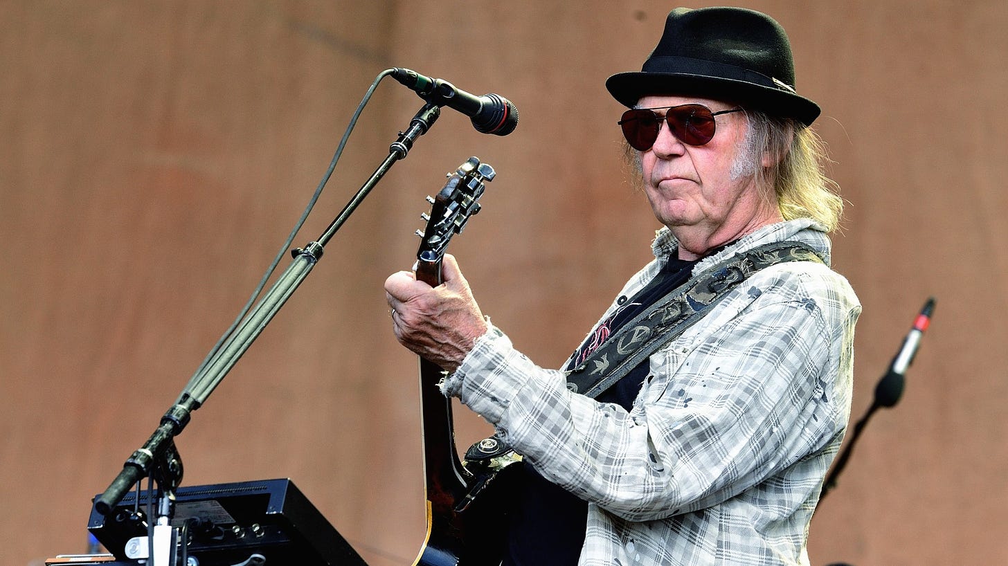 Neil Young has a plan for sustainable touring – WJLX 101.5 FM