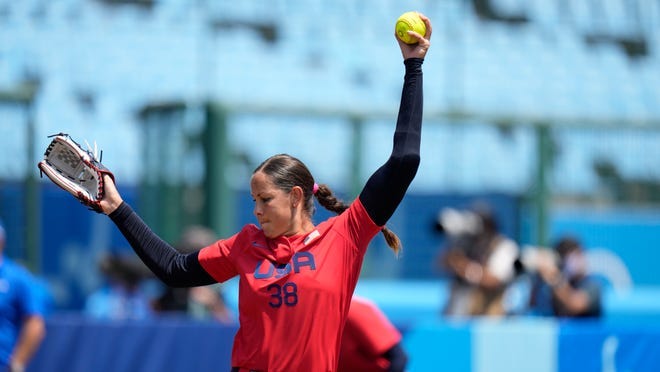 Cat Osterman pitches during the softball game between Italy and the United States at the Olympics on July 21, 2021, in Fukushima , Japan.