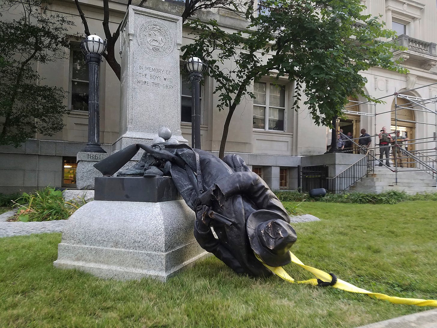 Confederate statue toppled by protesters