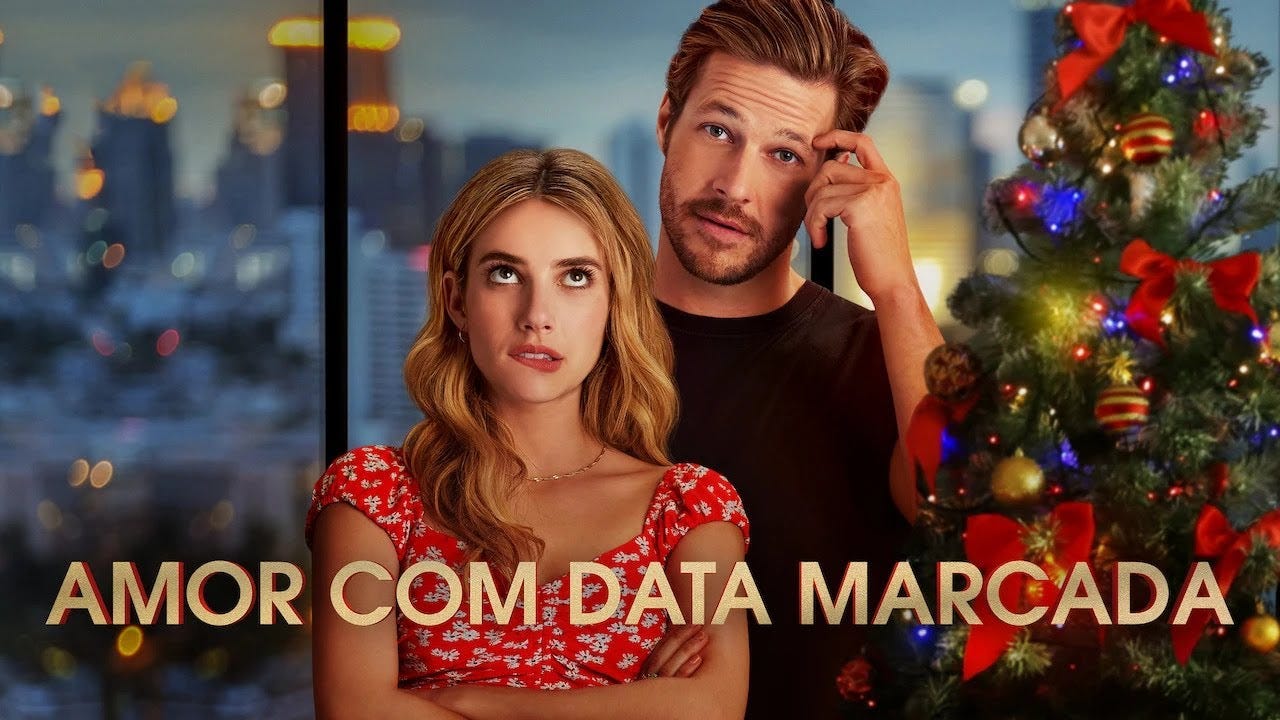 Poster do filme Amor com data marcada. No centro da image, Sloan (Emma Robert) na frente de Jackson (Luke Bracey). Ao fundo, Chicago desfocado e uma árvore de natal atrás de Jackson.