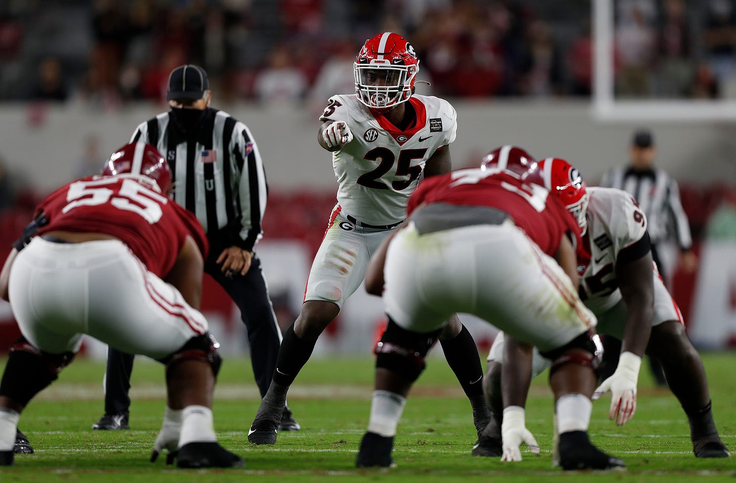 Georgia inside linebacker Quay Walker (25) during the Bulldogs' game with Alabama in Tuscaloosa, Ala., on Saturday, Oct. 17, 2020. (Photo by Skylar Lien)