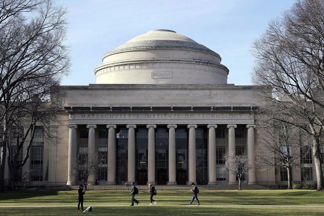 Students walk past the Great Dome on the Massachusetts Institute of Technology (MIT) campus. Photo: AP 
