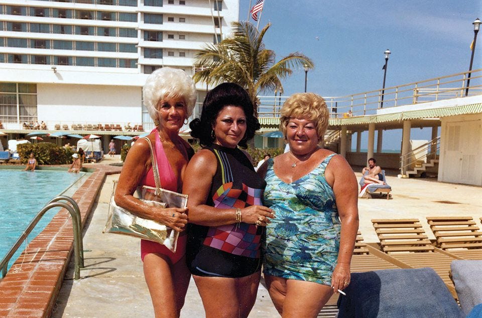 Like a time capsule, 1970s photos revel in Miami Beach's tight-knit  community of Jewish retirees - The Boston Globe
