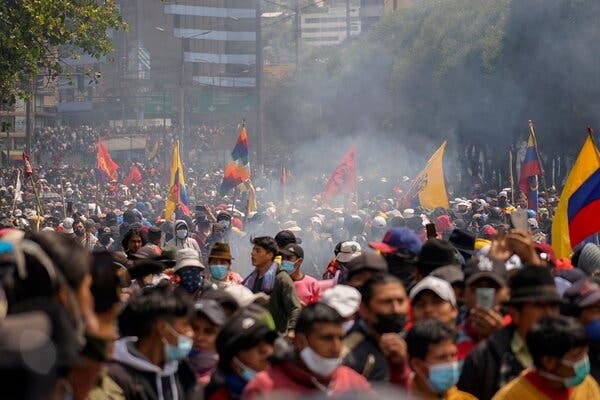 Demonstrators marching from the Central University to the House of Ecuadorian Culture in Quito.