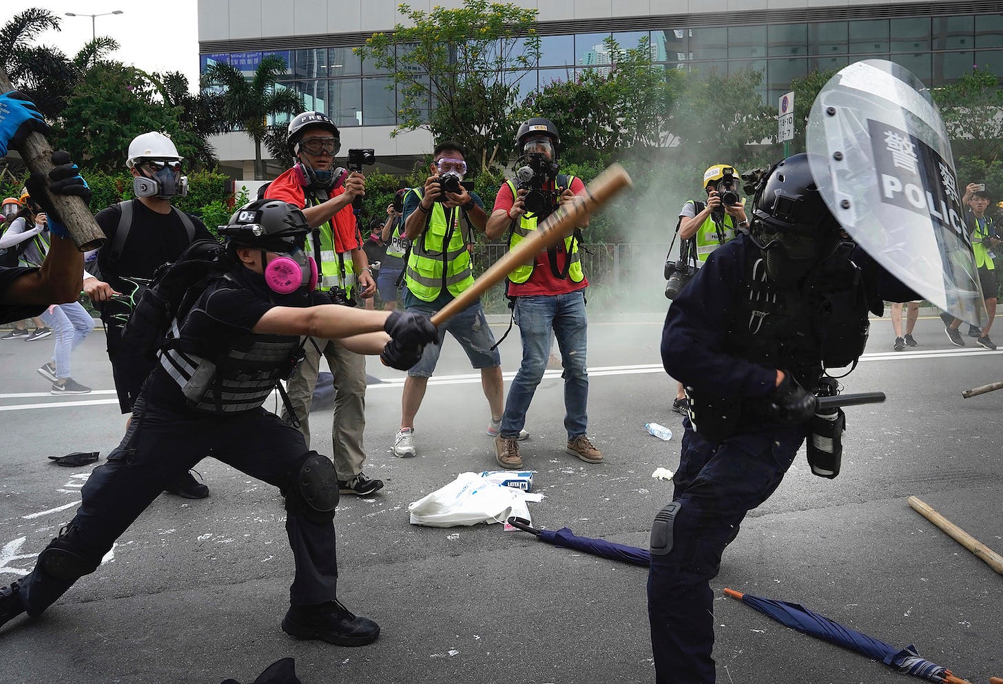 Violence returns as protesters taunt HK police