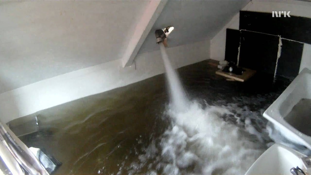 Collapsing floor by filling room with water - YouTube