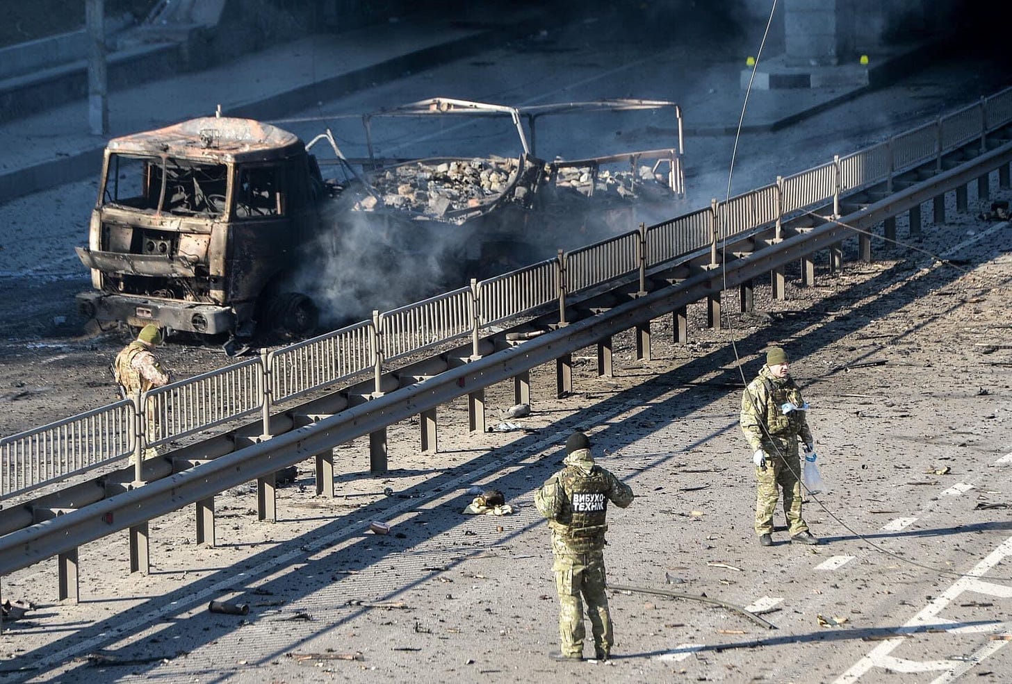 Mykola Vorobiov on Twitter: &quot;Destroyed Russian military vehicles in Kyiv  early in the morning today. Last night Ukrainian defenders successfully  stopped the invasion of the capital of 🇺🇦 ! #UkraineUnderAttack  https://t.co/xujzkPgjna&quot; /