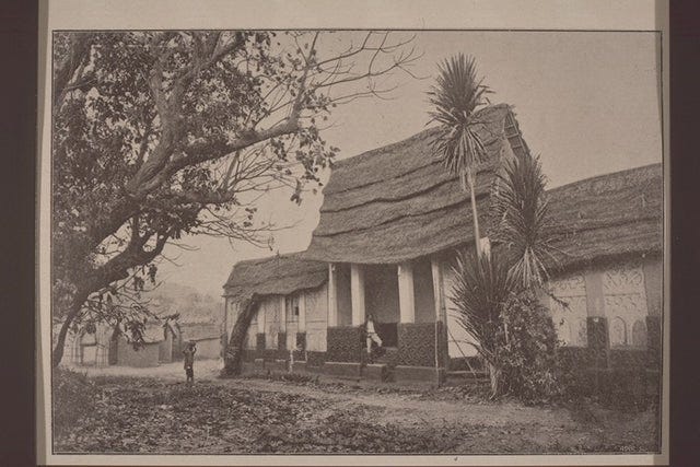 Kumasi, capital of the Asante empire in Ghana, illustration of kofi's  palace in 1874; photographs of the Bantama mausoleum, houses and streets in  1896 : r/AfricanHistoryExtra