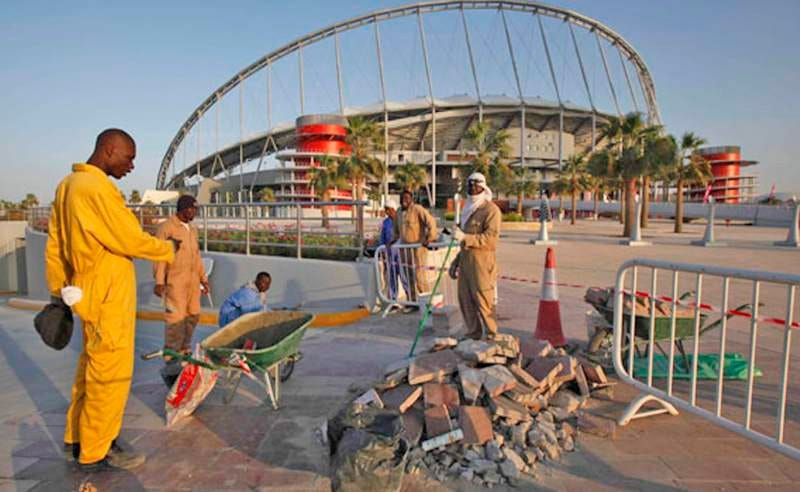 Lo que el fútbol esconde: 2000 muertos en la construcción de estadios en  Qatar, por Ezequiel Hermida – La Columna Vertebral