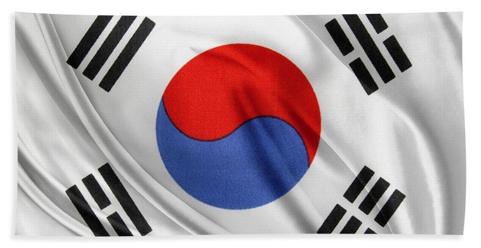 South Korean flag Bath Towel for Sale by Les Cunliffe