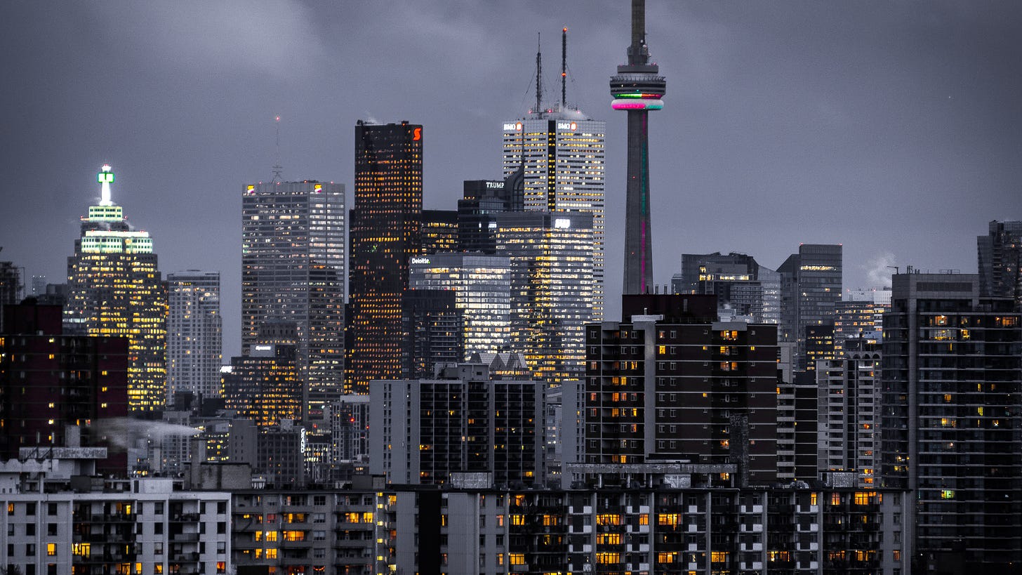 Toronto apartments with the CN Tower